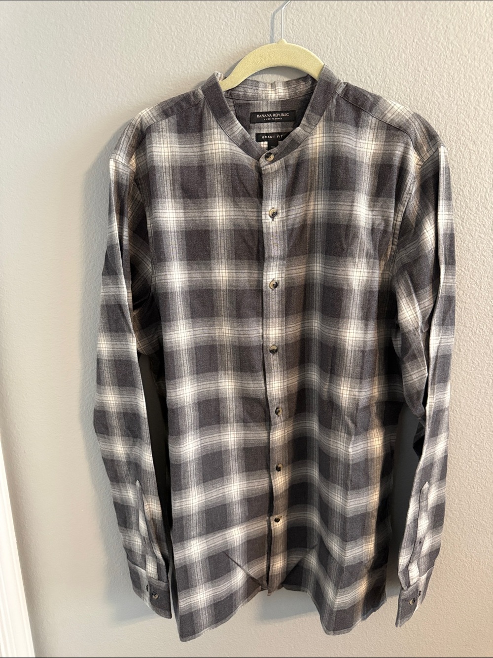 NWT Banana Republic Gray and White Plaid Shirt